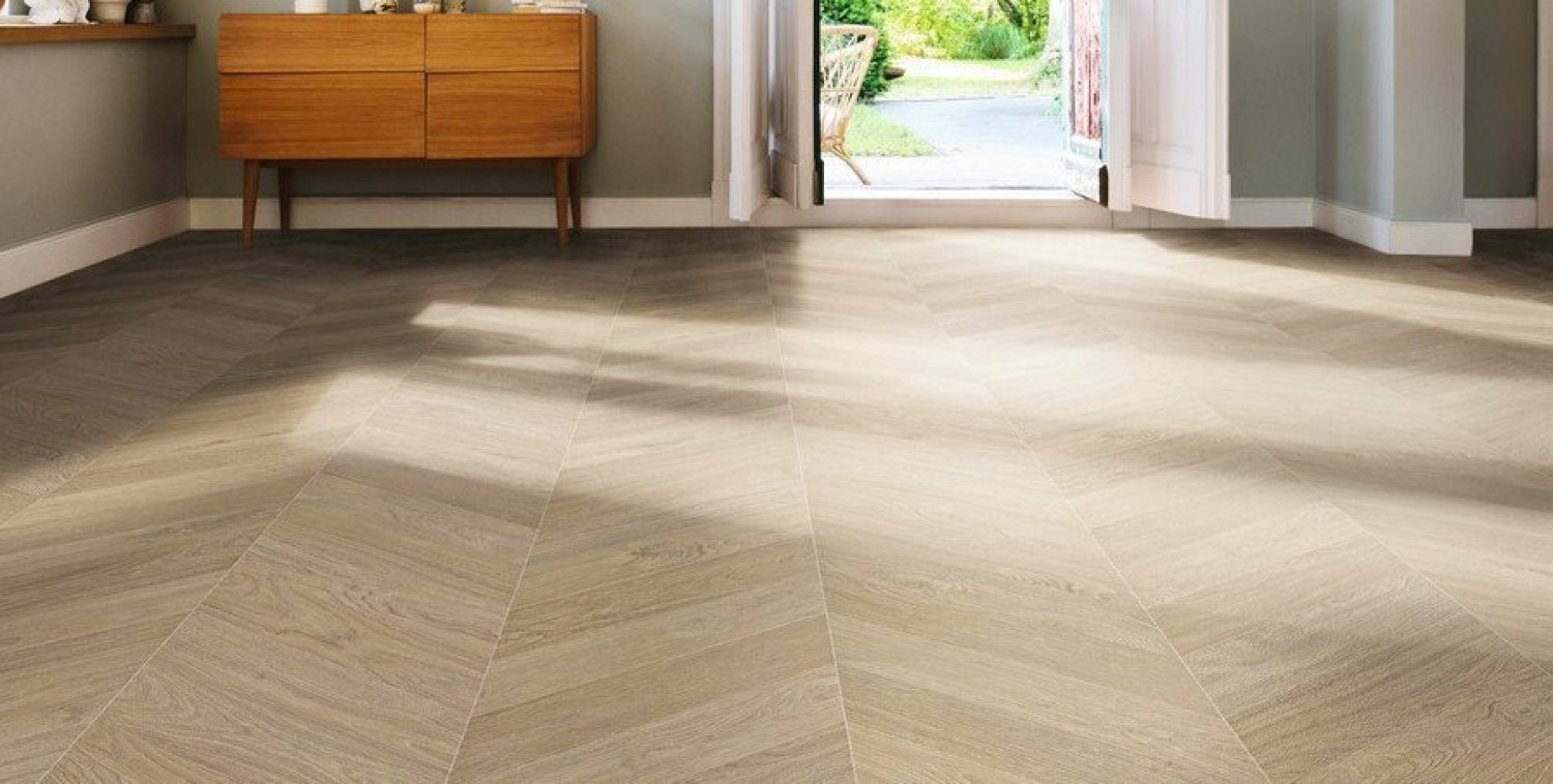 HARO Chevron 4VM Eiche weiß auth. TRITTY 200 Aqua LC plus Laminat