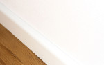 Sockelleiste 18 x 58 x 2440 mm MDF weiß oben rund Clip-Nut
