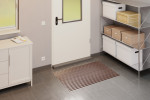Milieubild Garage mit Metallregal, Schrank und Aluprofilmatte KLASSIK ColourPlus braun - Entrada