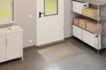 Milieubild Garage mit Metallregal, Schrank und Aluprofilmatte KLASSIK Rips T12PP sand - Entrada