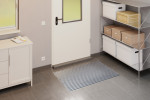 Milieubild Garage mit Metallregal, Schrank und Aluprofilmatte ROBUST Rips T06PP blau/grau - Entrada