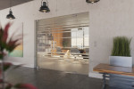 Milieubild von Selina Motiv klar 2-flg. Glaspendeltür mit festem Seitenteil DORMA Mundus BTS Variante 5 - Erkelenz