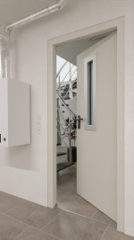 Detail-Milieuansicht von Innentür-Set Stahl mit Feuerschutzfunktion T90-1 FSA-62 mit Rechteckverglasung Ausschnitt 1 inkl. Blockzarge - Teckentrup