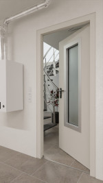 Detail-Milieuansicht von Innentür-Set Stahl mit Feuerschutzfunktion T90-1 FSA-62 mit Rechteckverglasung Ausschnitt 3 inkl. Blockzarge - Teckentrup