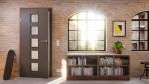 Detail-Milieuansicht von Huga Innentür Hygge grau RAL 7037 Duradecor Basic mit Lichtausschnitt LA 5