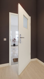 Front-Milieuansicht von GARANT Wohnungseingangstür U11026SD Kristallweiß GHK08 mit Lichtausschnitt LA-9