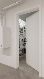 Detail-Milieuansicht von GARANT Wärmeschutztür U11209SD Edelweiß GHK08