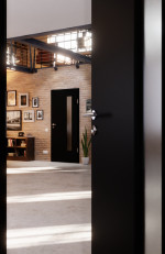 Detail-Milieuansicht von Schwarz RAL 9005 LA 24 bandseitig Mattlack Basic Innentür - Huga