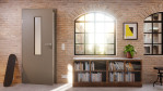 Detail-Milieuansicht von Hygge Grau RAL 7037 LA 4 mittig Mattlack Basic Innentür - Huga