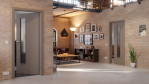 Main-Milieuansicht von der in der Wand laufenden Schiebetür Taupe RAL 7048 Lack LA 24 schlossseitig Basic - Huga