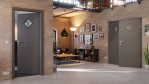 Main-Milieuansicht von HÖRMANN Doppelflügeltür Groove 29 Staubgrau RAL 7037 Lack DesignLine mit Lichtausschnitt LA 6 Raute mit Zarge
