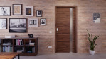 Front-Milieuansicht der in der Wand laufenden HÖRMANN Schiebetür Pure 1 Alpineiche quer Duradecor DesignLine mit Lichtausschnitt Bandseite