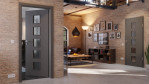 Main-Milieuansicht von Huga Innentür Hygge grau RAL 7037 Duradecor Basic mit Lichtausschnitt LA 5