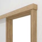 Detailansicht von CLASSEN Schiebetürsystem vor der Wand laufend Hickory Eiche CPL mit Zarge