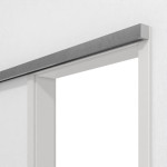 Detailansicht von GARANT Line-Schiebetürsystem vor der Wand laufend Silver Grey CePaL
