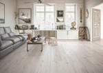 Ansicht Wohnzimmer von Eiche weiss strukturiert 1-Stab Expert XL Laminat - Wiparquet