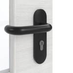 Detailansicht der Oberfläche von GARANT Brandschutztür T30 Quer Authentic Grigio GCK08 mit Lichtausschnitt LA-6