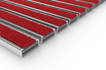 Schräge Detailansicht von Aluprofilmatte KLASSIK ColourPlus rot - Entrada
