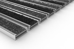 Schräge Detailansicht von Aluprofilmatte KLASSIK Rips T03PP anthrazit / Brush BL01 schwarz - Entrada