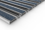 Schräge Detailansicht von Aluprofilmatte KLASSIK Rips T06PP blau/grau / Minibürste MB01 schwarz - Entrada