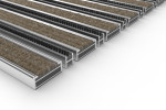 Schräge Detailansicht von Aluprofilmatte KLASSIK Rips T12PP sand / Minibürste MB01 schwarz - Entrada