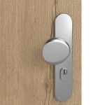 Detailansicht der Oberfläche von GARANT Wohnungseingangstür Authentic Risseiche GCK08 mit Lichtausschnitt LA-13