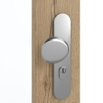 Detailansicht der Oberfläche von GARANT Wohnungseingangstür Authentic Risseiche GCK08 mit Lichtausschnitt LA-2
