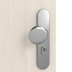 Detailansicht der Oberfläche von GARANT Wohnungseingangstür Authentic Perl GCK08 mit Lichtausschnitt LA-4 mittig