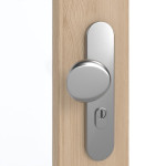 Detailansicht der Oberfläche von GARANT Wohnungseingangstür Authentic Achat GCK08 mit Lichtausschnitt LA-4 schlossseitig