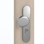 Detailansicht der Oberfläche von GARANT Wohnungseingangstür Authentic Akazie GCK08 mit Lichtausschnitt LA-4 schlossseitig
