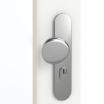 Detailansicht der Oberfläche von GARANT Wohnungseingangstür U11209SD Edelweiß GHK08 mit Lichtausschnitt LA-4 schlossseitig