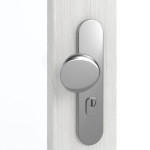 Detailansicht der Oberfläche von GARANT Wohnungseingangstür Authentic Grigio CePaL mit Lichtausschnitt LA-5 schlossseitig