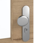Detailansicht der Oberfläche von GARANT Wohnungseingangstür Quer Authentic Risseiche GCK08 mit Lichtausschnitt LA-6