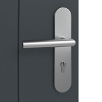 Detailansicht der Oberfläche von Groove 20 ProLine Lack Anthrazit RAL 7016 Wohnungseingangstür - Hörmann
