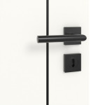 Detailansicht des Lichtausschnitts von Linea Black 11 Weißlack RAL 9016 Doppelflügeltür inkl. Zarge - Deine Tür
