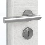Detailansicht der Oberfläche von GARANT Doppelflügeltür inkl. Zarge Quer Authentic Grigio GCK08 mit Lichtausschnitt LA-2 Sprosse SP2