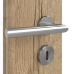 Detailansicht der Oberfläche von GARANT Doppelflügeltür inkl. Zarge Authentic Risseiche GCK08 mit Lichtausschnitt LA-6 Sprosse SP4