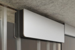 Detailansicht von Linie 1 Motiv klar Glaspendeltür mit zwei festen Seitenteilen DORMA Mundus BTS Variante 3 - Erkelenz