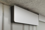 Detailansicht von Linie 1 Motiv matt Glaspendeltür mit zwei festen Seitenteilen DORMA Mundus BTS Variante 3 - Erkelenz