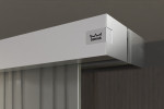 Detailansicht von Linie 1 Motiv matt Glasschiebetür mit zwei festen Seitenteilen und Oberlicht DORMA MUTO Variante 1 - Erkelenz