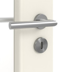 Detailansicht der Oberfläche von HUGA Innentür Piano 1 Weißlack Classic mit Lichtausschnitt LA Sprosse 2/3