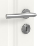 Detailansicht der Oberfläche von HUGA Innentür Piano 5 Weißlack Classic mit Lichtausschnitt LA 1