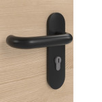 Detailansicht der Oberfläche von GARANT Rauchschutztür Quer Authentic Achat GCK08 mit Lichtausschnitt LA-4 bandseitig