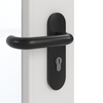 Detailansicht der Oberfläche von GARANT Rauchschutztür 0160-60 Silver Grey CePaL mit Lichtausschnitt LA-4 schlossseitig