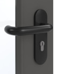 Detailansicht der Oberfläche von GARANT Rauchschutztür 10622-60 Ebony CePaL mit Lichtausschnitt LA-4 schlossseitig