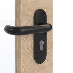 Detailansicht der Oberfläche von GARANT Rauchschutztür Quer Authentic Achat GCK08 mit Lichtausschnitt LA-4 schlossseitig