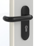 Detailansicht der Oberfläche von GARANT Rauchschutztür D92-60 Dove Grey Resopal mit Lichtausschnitt LA-4 schlossseitig