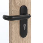 Detailansicht der Oberfläche von GARANT Rauchschutztür Authentic Eiche GCK08 mit Lichtausschnitt LA-5 schlossseitig