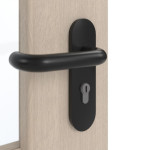 Detailansicht der Oberfläche von GARANT Rauchschutztür Authentic Akazie GCK08 mit Lichtausschnitt LA-6