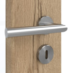 Detailansicht der Oberfläche von GARANT Schallschutztür Authentic Risseiche GCK08 mit Lichtausschnitt LA-6
